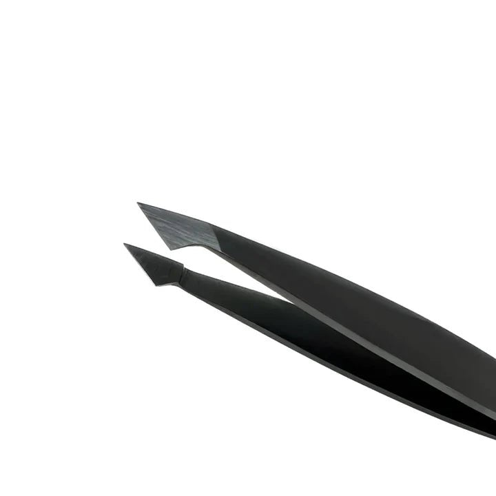 Noemi - Slanted Tweezers Pro - Cosmetica Pro Store